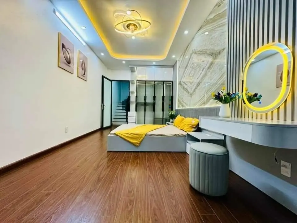 Bán nhà phố Mạc Thị Bưởi - ô tô đỗ gần - trước nhà rộng thoáng - giá: 5,68 tỷ. LH: 0779 548 ***