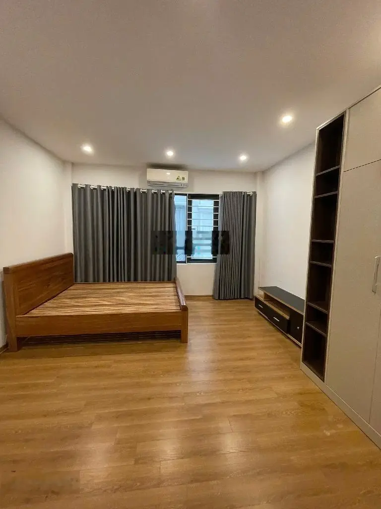 Bán nhà phố tư đình long biên nhà hiếm oto đỗ cửa giá 5. tỷ