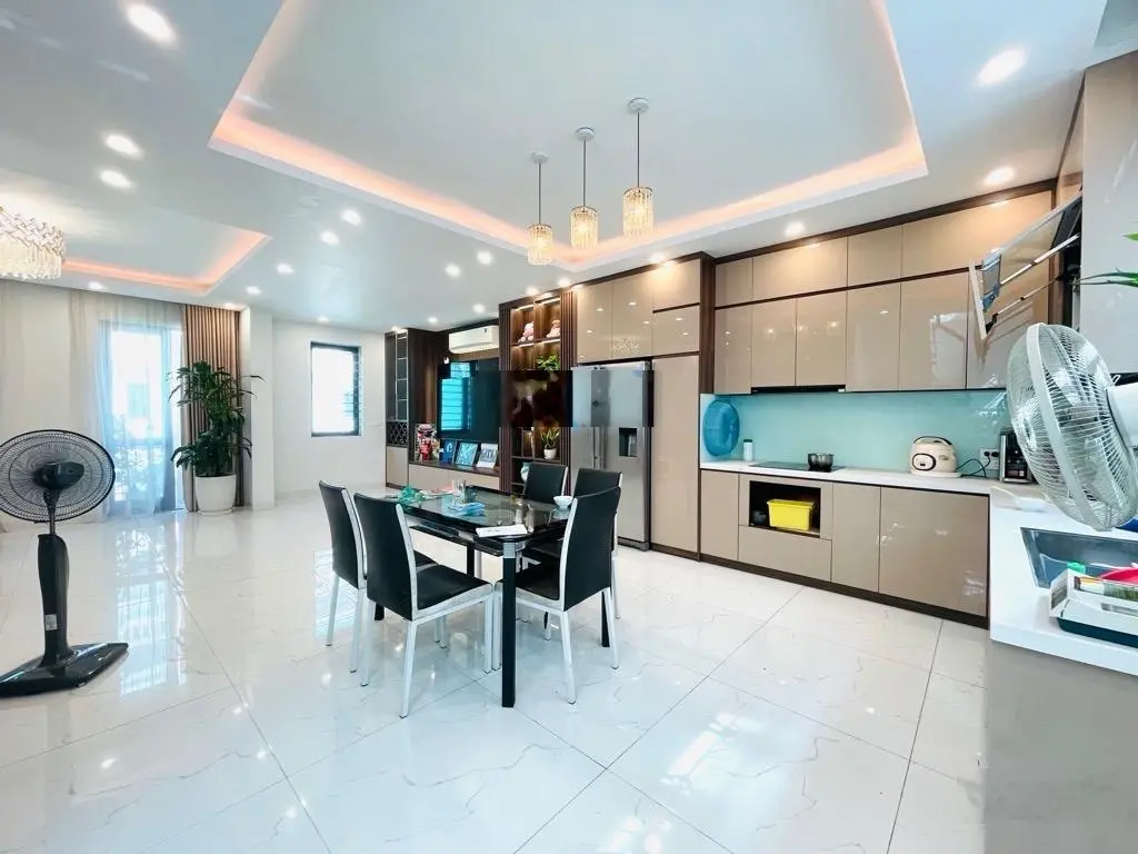 Bán nhà đất Văn Quán, Hà Đông- nhà đẹp dân xây-đường ô tô tránh- lô góc 2 thoáng- 51m2- giá:10,4 tỷ