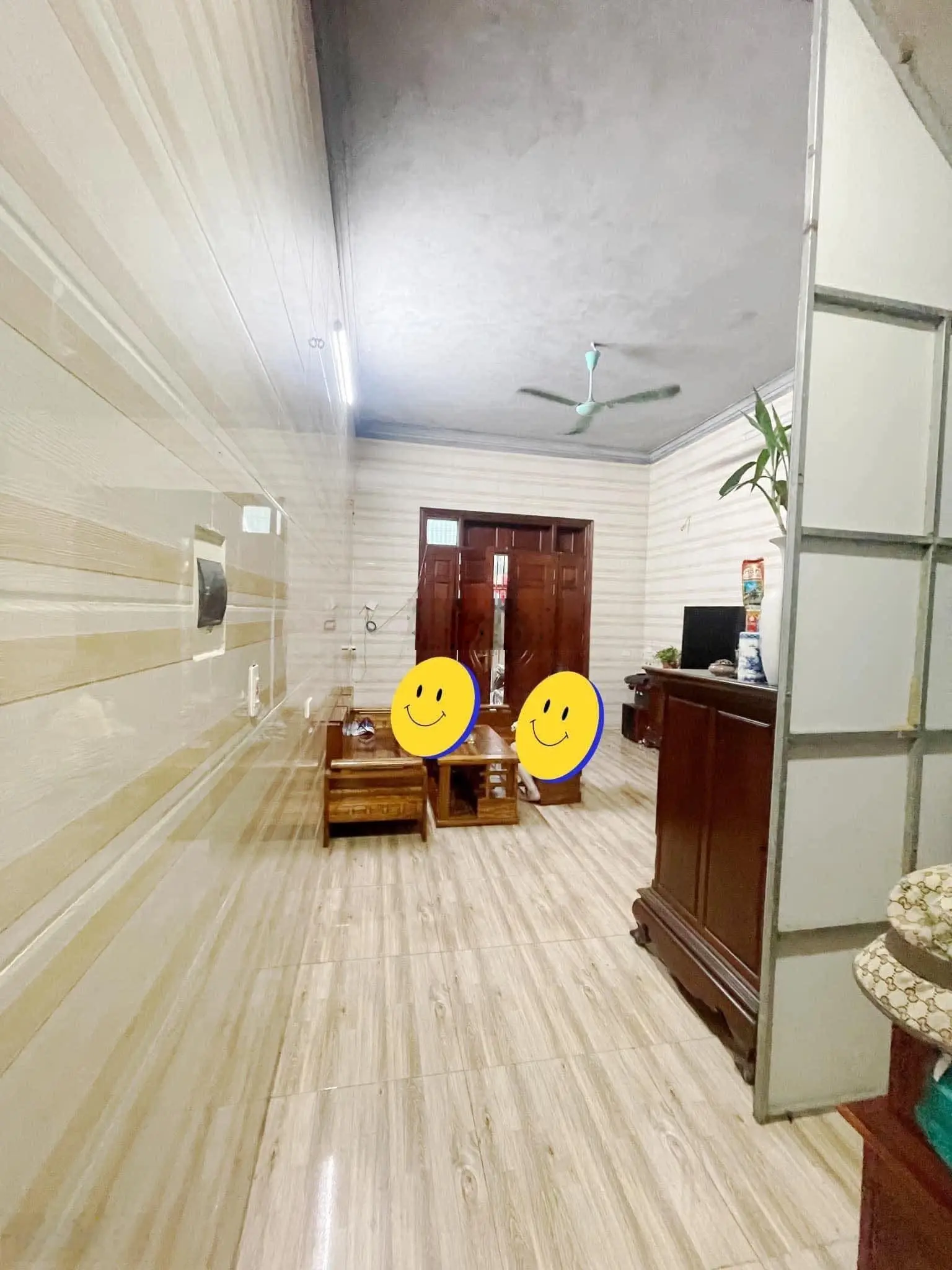 Trung tâm phố xưởg may ninh hiệp - nhà 3 tầng đẹp ở ngay - cách mặt phố chỉ vài bước chân - giá tốt