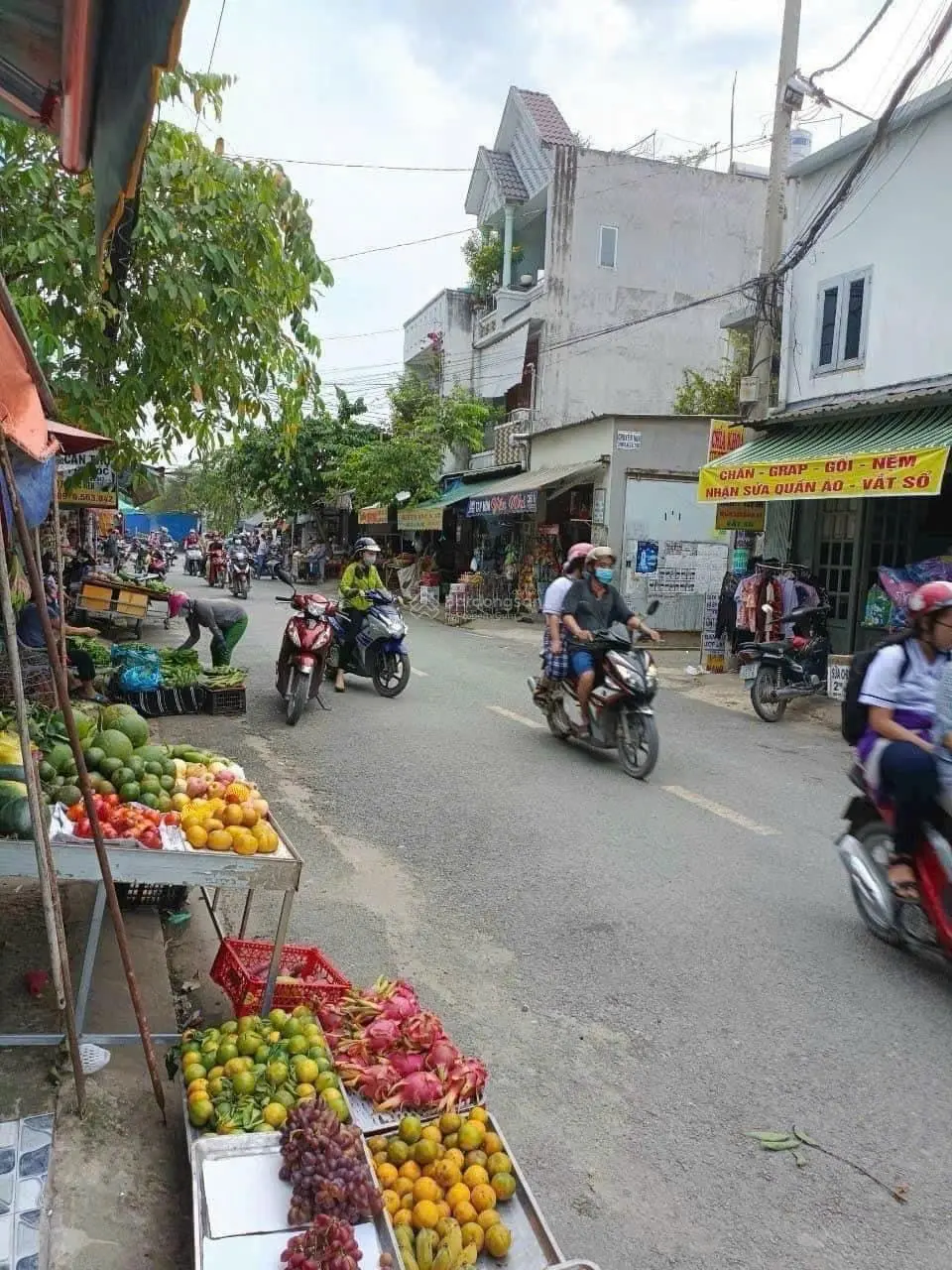 Ngân hàng Techcombank phát mãi tài sản dãy trọ vực chợ Bình Chánh. giá 1 tỷ350. Sổ hồng riêng sang