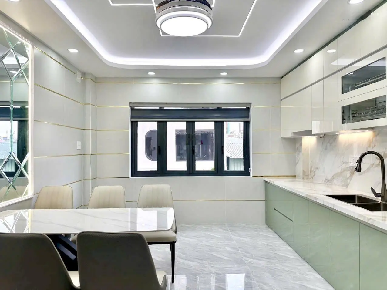 Chỉ còn 1 căn duy nhất nhà phố cao cấp dãy 5 căn