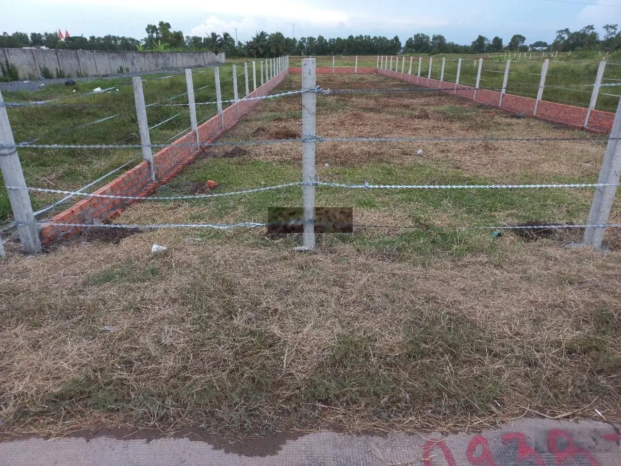 Chủ cần bán lô đất vườn 500m2, mặt tiền đường nhựa, khu đông dân gần Quốc Lộ 50 giá cực rẻ