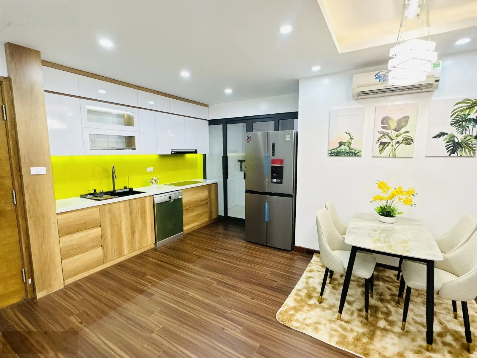 Chính chủ bán căn hộ Hei Tower Nguỵ Như Kon Tum, 104m, 3 ngủ 3 vệ sinh, full nội thất xịn nhập khẩu