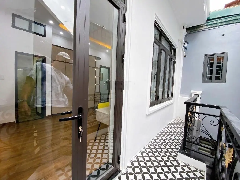 Nhà An Dương, 5 tầng xây mới, đầy đủ nội thất, thiết kế sân vườn, ban công thoáng sáng, tiện nghi