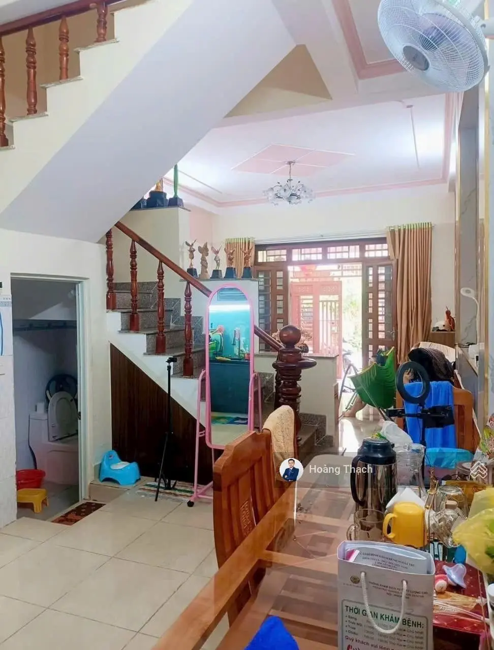 Nhà 1 trệt 1 lầu gần Vincom Dĩ An, Dĩ An đường 7m, tặng full nội thất
