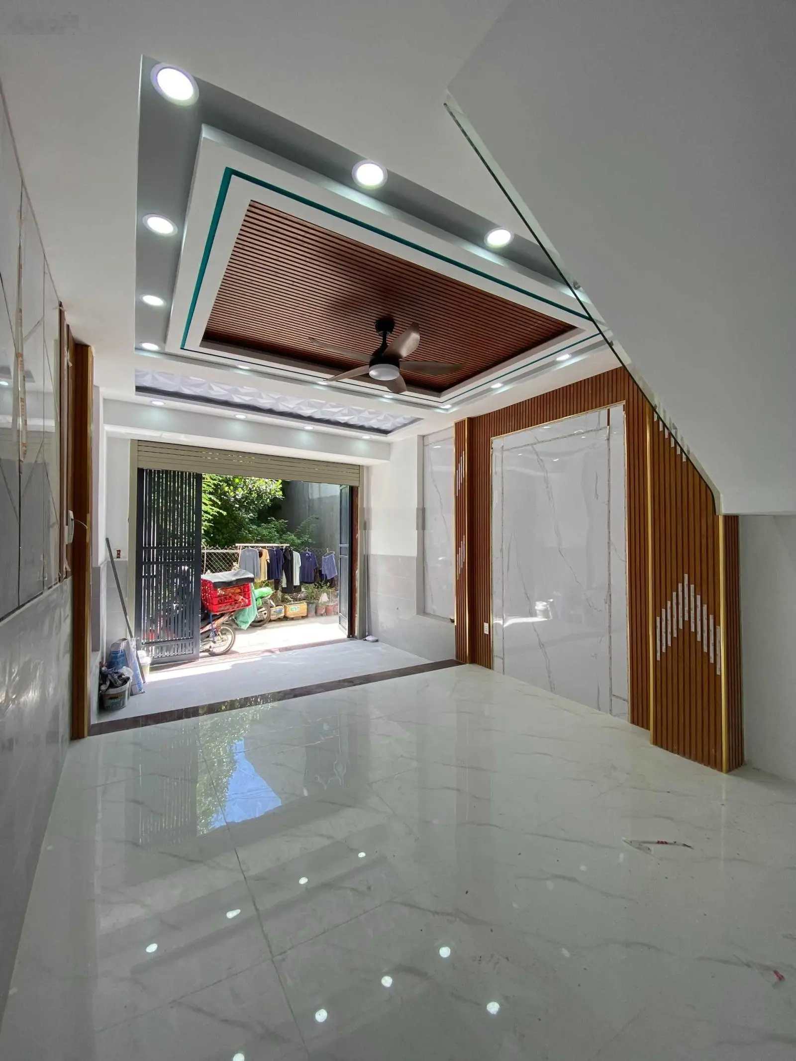 Bán nhà 2 tầng 4x16m sổ riêng gần Uỷ ban Xuân thới Đông