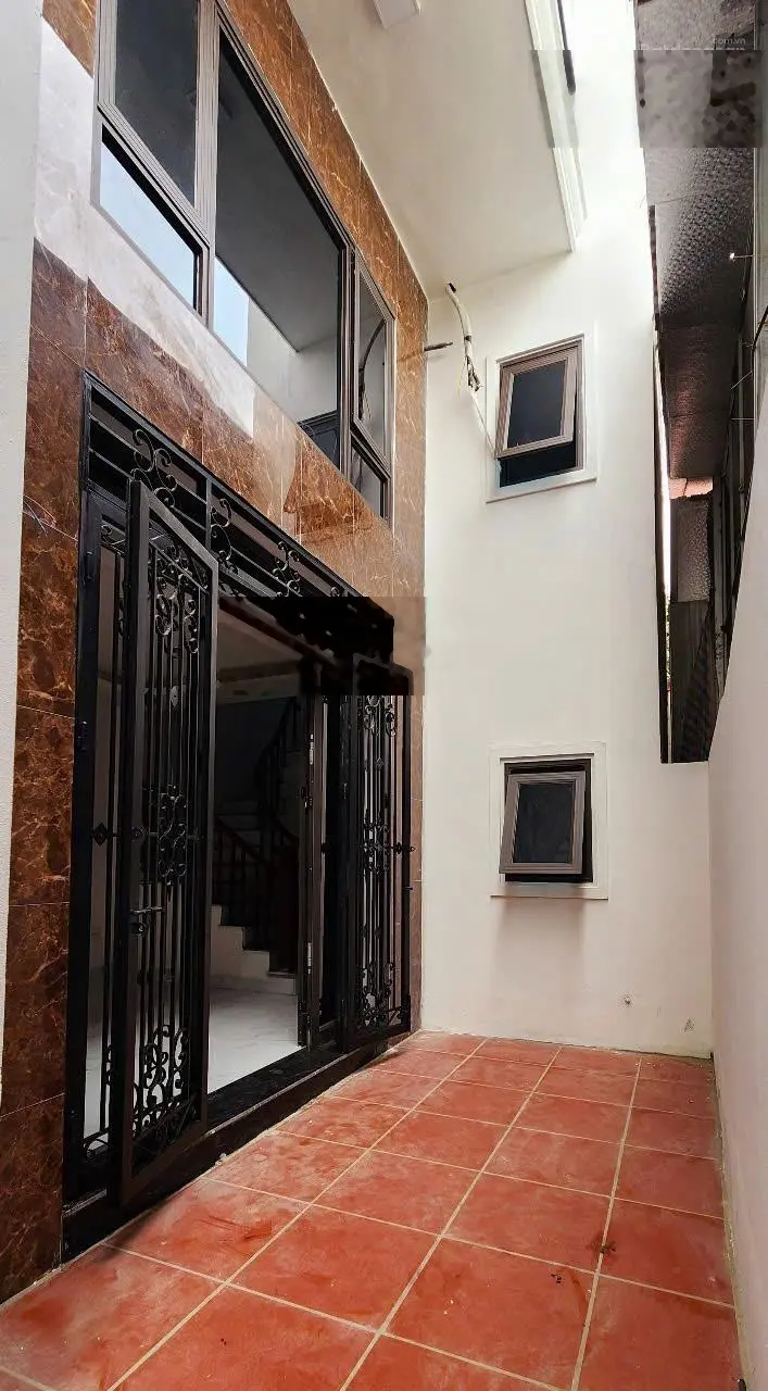 Bán nhà ngọc trì thạch bàn - cách mặt phố 1 nhà - ngõ ô tô đỗ cổng, dt 30m2, mt 4m giá : 6,05tỷ