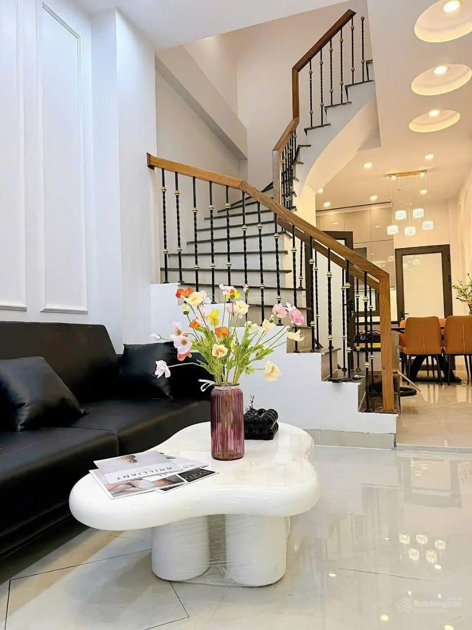 Bán nhà phố Xã Đàn, trung tâm Đống Đa, sân vườn, hai mặt ngõ, 4 ngủ, nhà dân xây tâm huyết, sổ đẹp