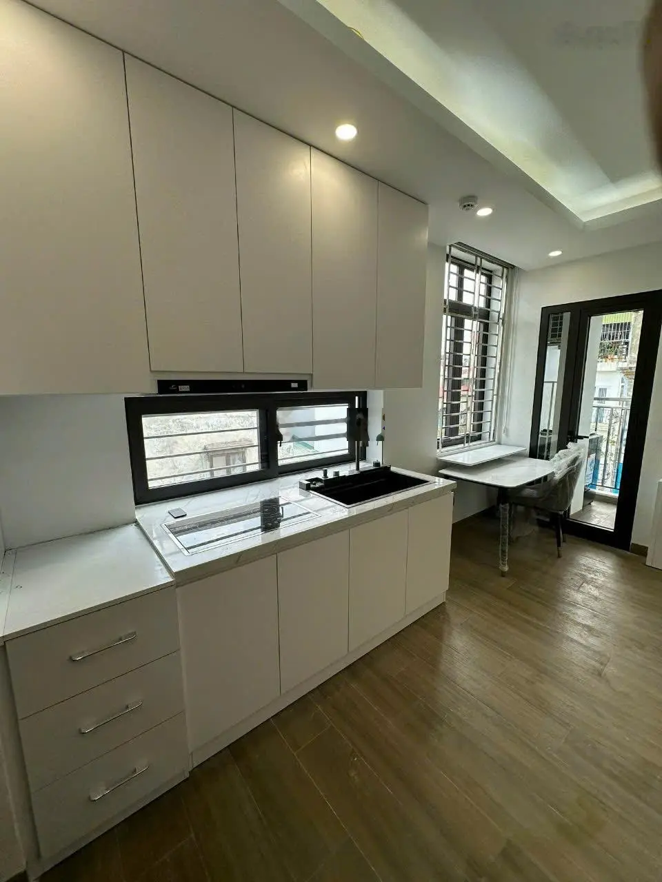 Võng Thị - Lô góc, 7 tầng thang máy, 70m2, chủ ở Durplex 6,7 & thuê 50 triệu, chỉ 13.8 tỷ