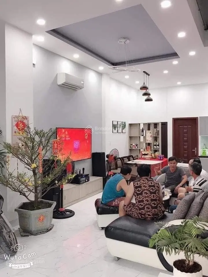 Tôi đang kẹt tiền bán nhanh nhà Trần Tuấn Khải, Quận 5 gần chợ Hòa Bình giá (TL) LH cô Oanh