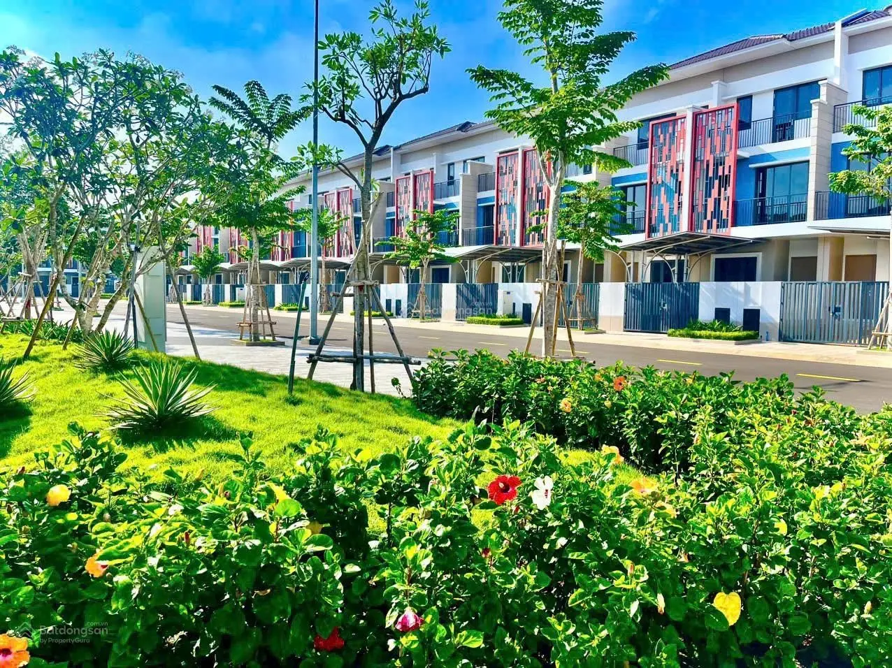 Bán nhà 1 trệt 2 lầu tại VSIP 2 Bình Dương dự án Sun Casa Central giá tốt đầu tư