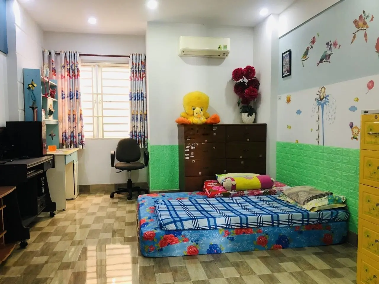 Bán nhà chính chủ hẻm xe hơi thông, Dương Bá Trạc Quận 8,72m2, 3 tầng, 3PN, 4WC, giá chỉ 9.7 tỷ