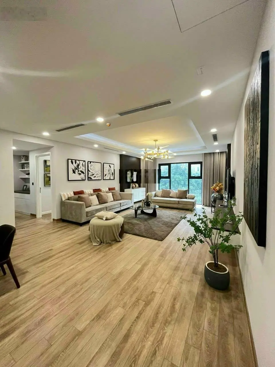 Chính chủ bán căn góc, 2 mặt thoáng thiết kế 3 PN tại Hà Nội Paragon. Giá 7,2 tỷ, diện tích 140m2