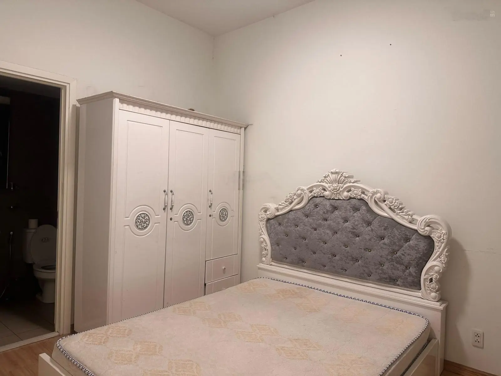 Cần bán CH Hausneo, ngay vòng xoay Liên Phường, Q9 gồm 2 PN và 2 WC có nội thất: LH 0901 460 ***