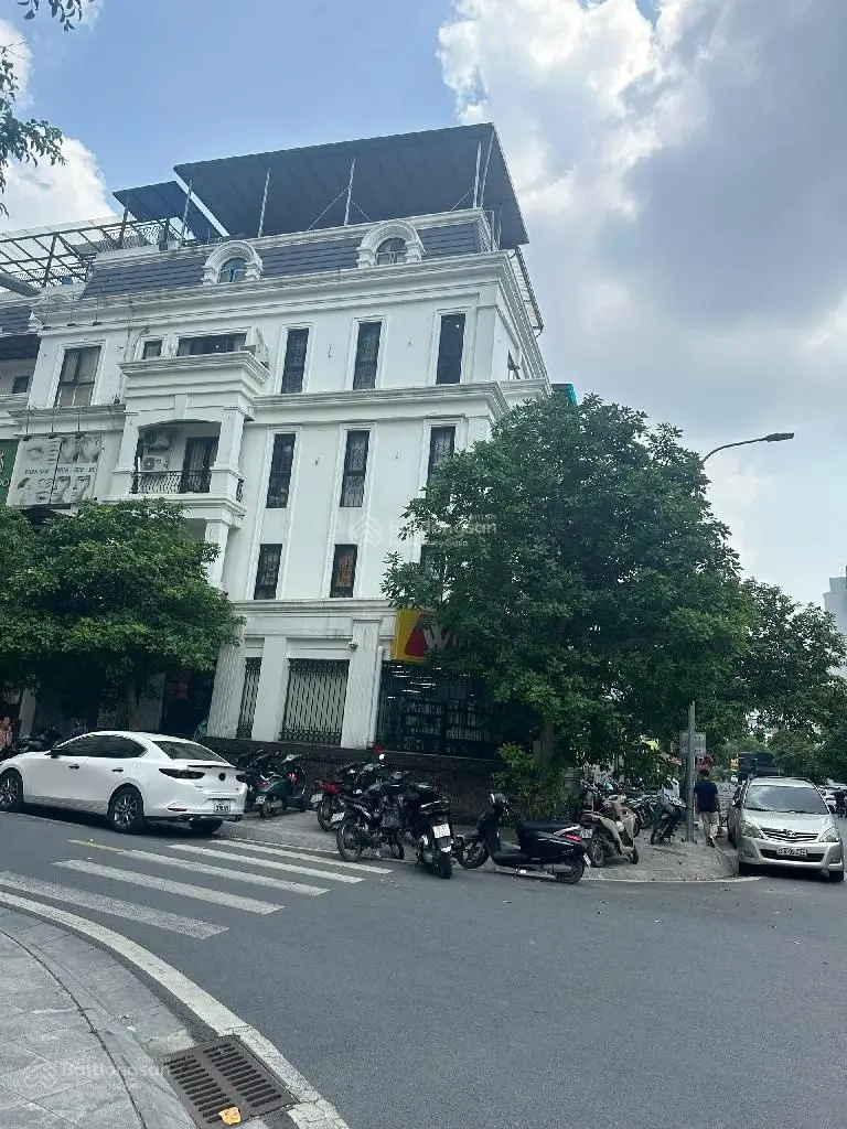 Bán nhà LK 6 tầng mặt phố KĐT Nam Trung Yên 121m2, lô góc vỉa hè, 2 mặt đường, KD sầm uất
