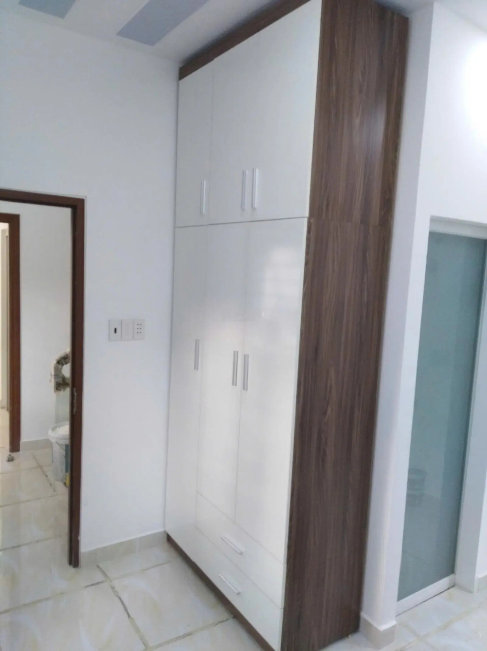 Bán gấp nhà Bành Văn Trân Tân Bình 4m x 14m 5 tầng chỉ 6 tỷ.