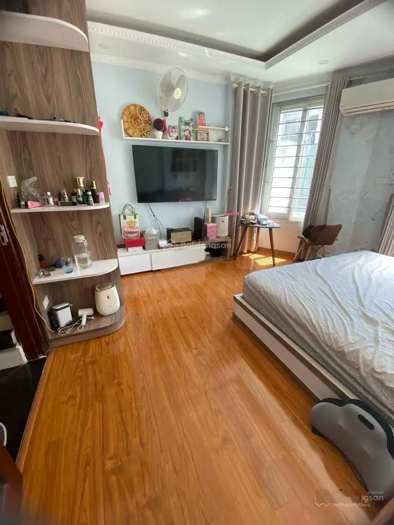 - đứng cửa nhà ra mặt phố - 20m ra đường ôtô tránh. nhà kim giang dt 30 m2 x 5 tầng giá nhỉnh 5 tỷ