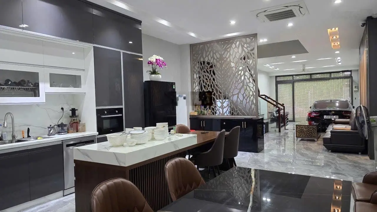 Bán nhà MT đường Số 17B, khu Tên Lửa Aeon Mall ,5 x 20m, 3.5 tấm, giá 15.5 tỷ. nhà siêu đẹp giá tốt