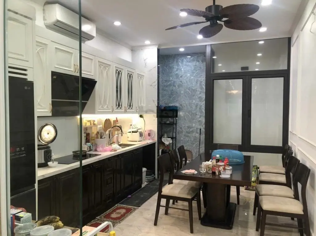 Trung Tâm - Ngô Xuân Quảng - 6 tầng mặt phố - Thang Máy+ Nội Thất Đẹp* ở - Kinh Doanh - cho thuê