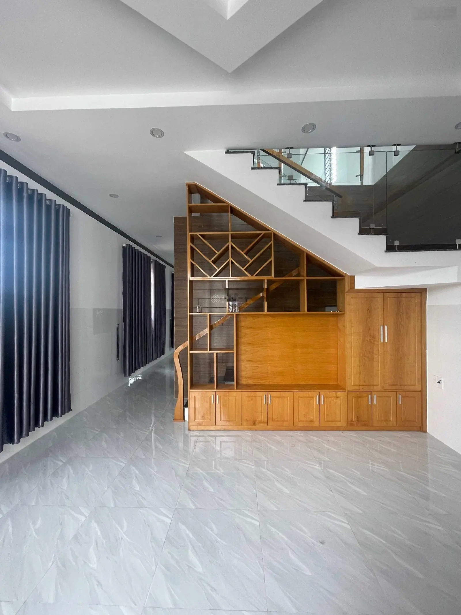 Bán nhà mới xây 1 trệt 1 lầu 5x30m, TT. Long Điền, BRVT