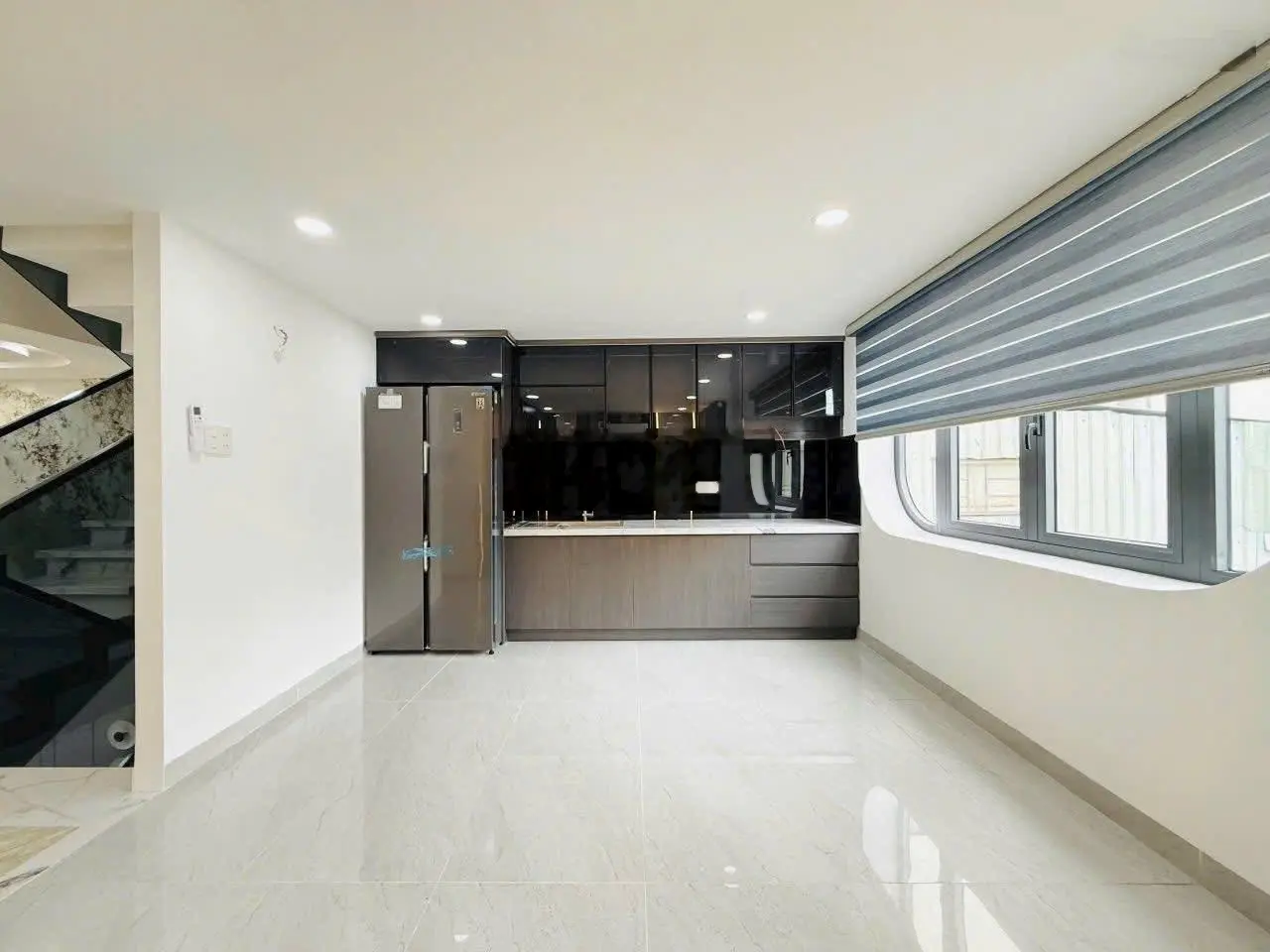 Bán gấp nhà Đ.Vạn Kiếp,P1,Bình Thạnh giá 3Tỷ250/68,4m cho thuê 22tr/tháng gần Coopmart Rạch Miễu