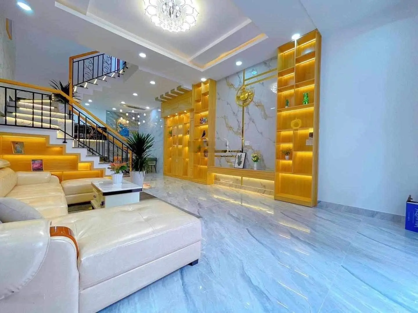 Nhà riêng mới 90% cần bán đường Thăng Long 57m2 cách sân bay 150m giá chốt, sổ hồng riêng