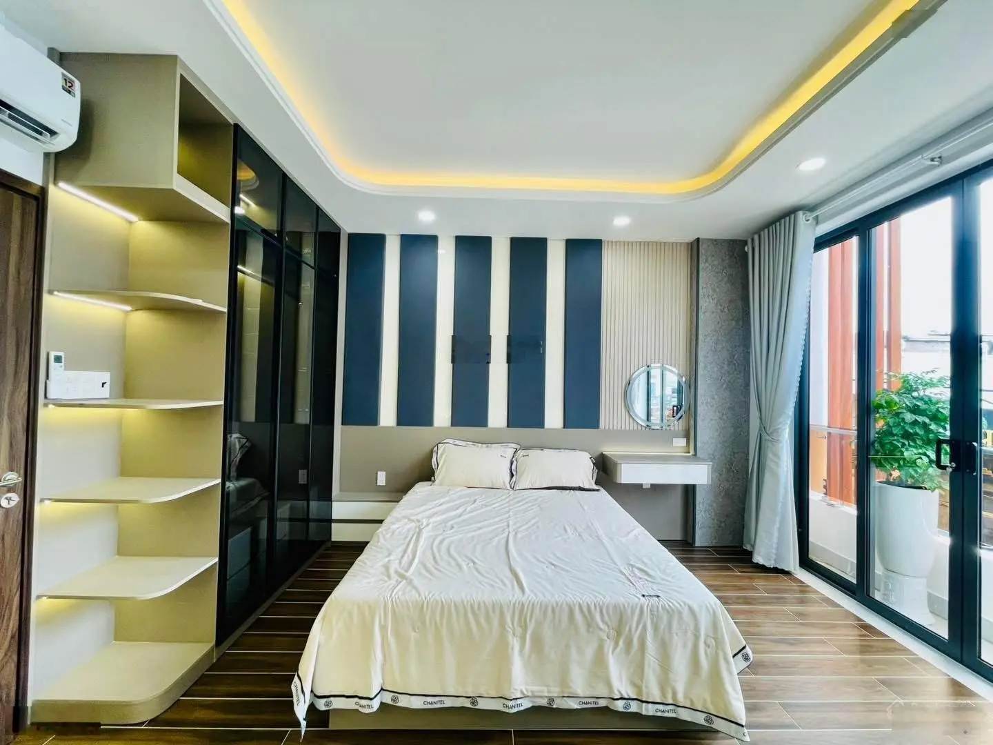 Sổ hồng trao tay, có ngay nhà đẹp - Đ. Hoàng Diệu, Quận 4. Giá: 2 Tỷ 620 / 55.2m2. Hẻm ô tô 4m