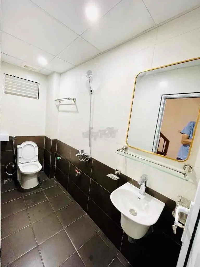 Bán nhà đẹp Khương Trung! Nhà đẹp ở ngay, full nội thất, lô góc.