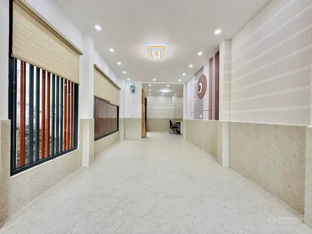 Bán gấp nhà đang cho thuê 29tr/th ở Bùi Hữu Nghĩa-P5-Q5. DT 74,8m giá 3tỷ86 cách chợ Hoà Bình 300m
