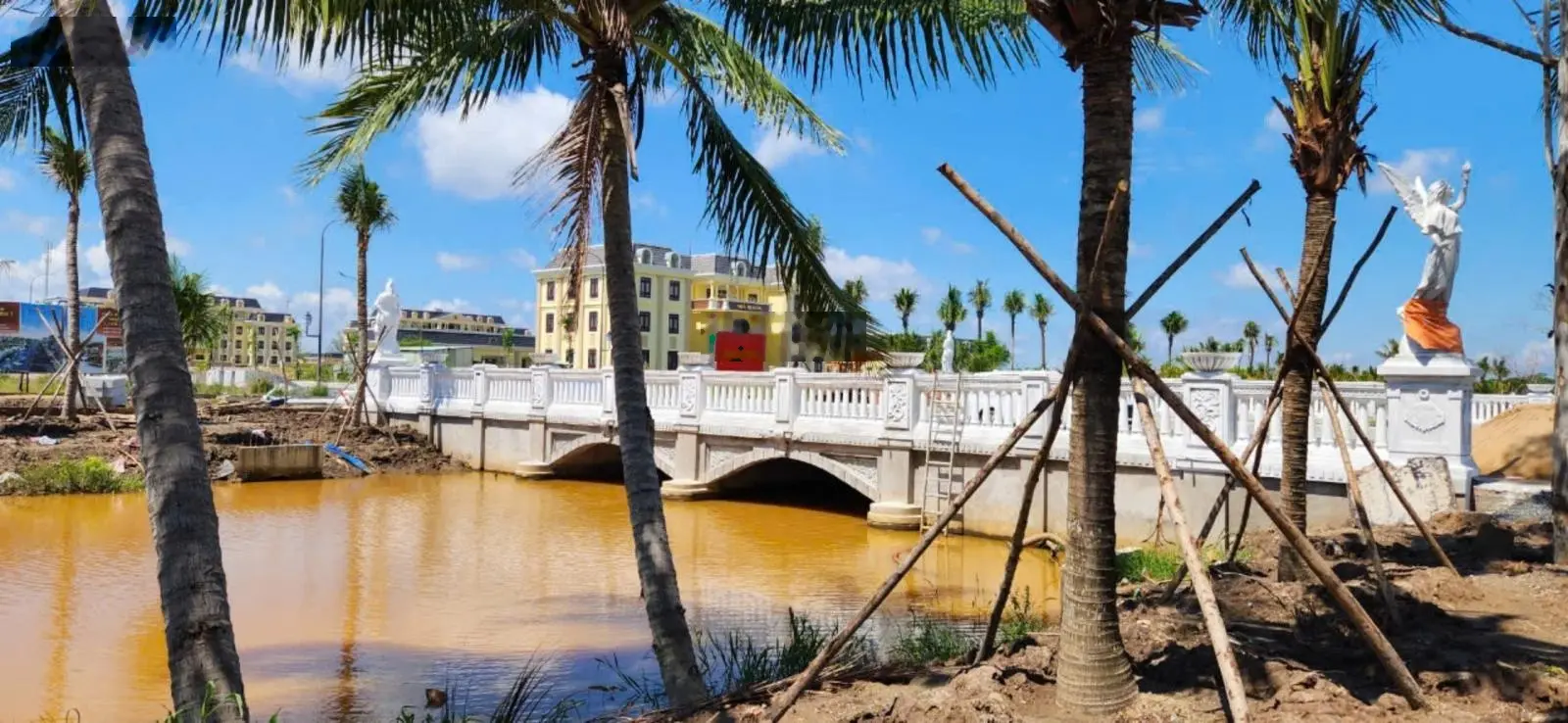 Bán đất nền dự án tại Agora City, giá tốt, nền góc view công viên diện tích 211m2 sổ hồng riêng