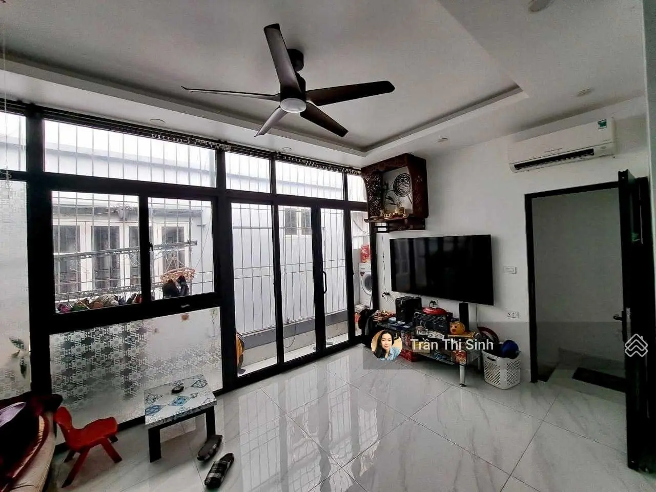 Bán đất tặng mặt bằng kinh doanh sầm uất phố Vũ Đức Thận - Hoa Lâm, vỉa hè đá bóng 13.35 tỷ
