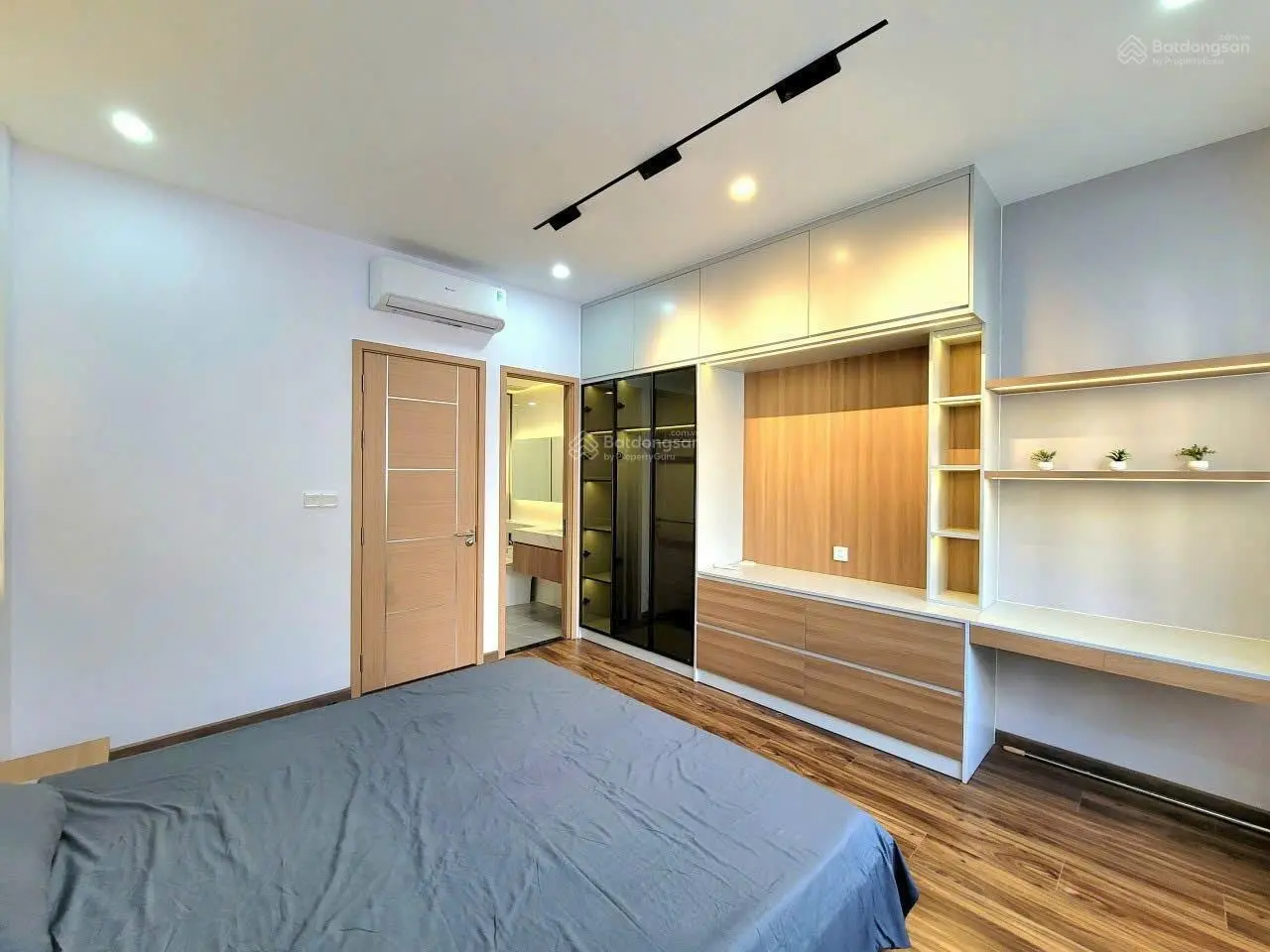 Bán nhà đường Thích Quảng Đức giá 2,45 tỷ DT 47.1 m2 tại P.5 Phú Nhuận. Sổ hồng hoàn công đầy đủ