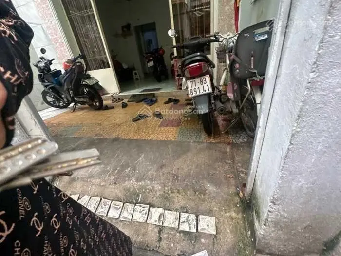 chính chủ cần bán căn nha Tôn đản 80m2
