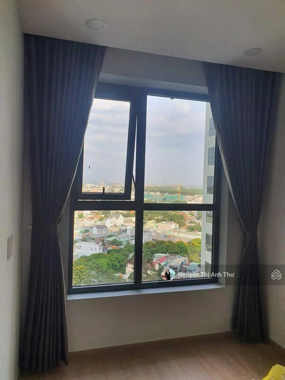 Bán nhanh 2PN, giá FULL 100%, view hồ bơi, tầng đẹp, SHR, Sang tên ngay. LH 0903 010 ***