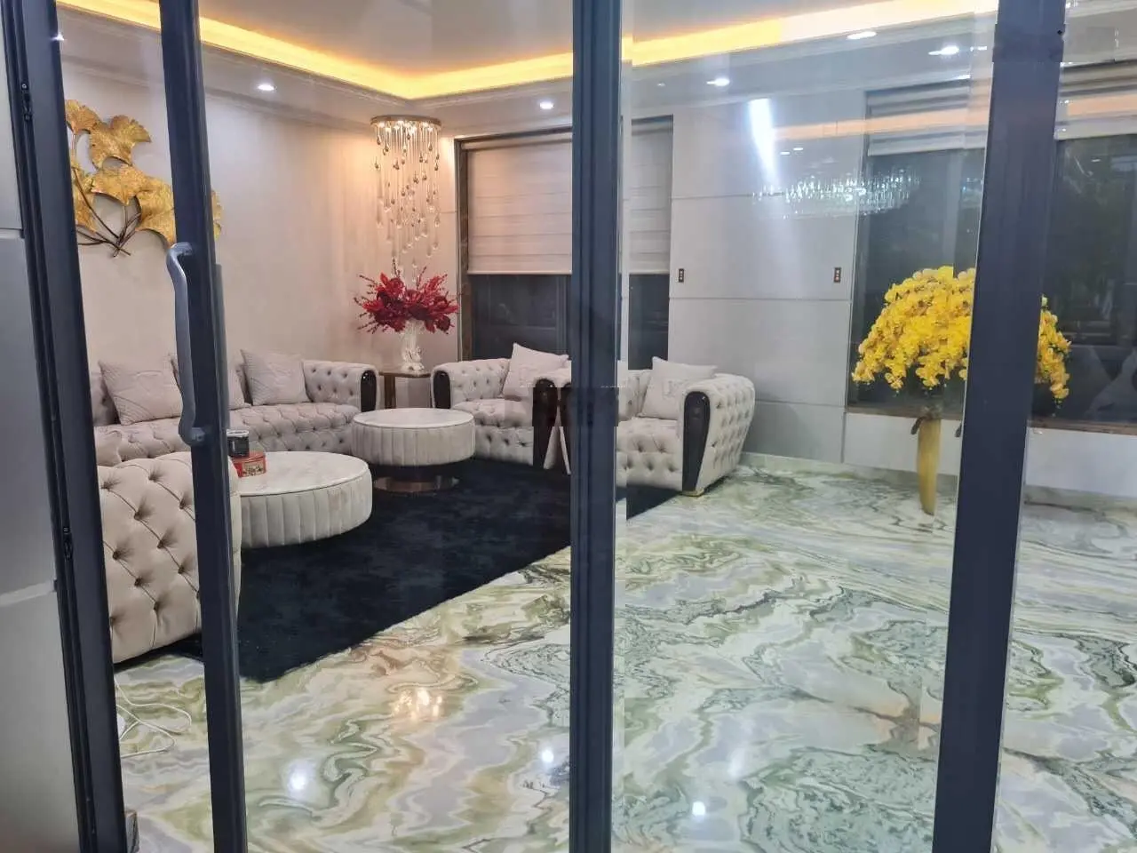 Biệt Thự 2 MT ngay Nguyễn Trọng Tuyển 8x20m hầm 4 lầu 40tỷ về 34.8tỷ