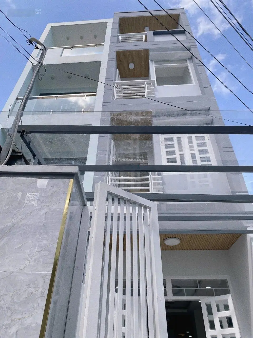 Nhà mới cóng vào ở liền -1 xẹt nguyên hồng p1 quận gò vấp