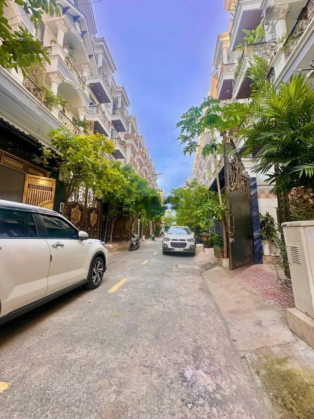 Tìm chủ mới - ngay Vạn Phúc City - giảm 1 tỷ - nhà mới đẹp 5 lầu đường 8m - chỉ 9 tỷ nhỉnh TL