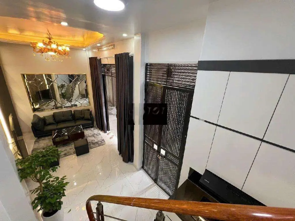 Lô góc 5 tầng 3 ngủ 24m2 Khâm Thiên, nội thất đẹp, gần hồ 3 Mẫu