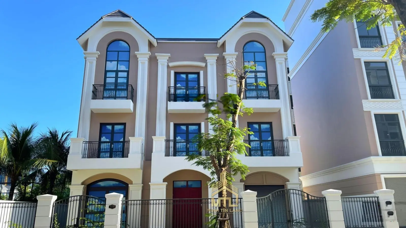 Nhà phố liền kề 96m2 thiết kế 5 tầng tại Vinhomes Grand Park. Liên hệ 0828/030/977 Thiện