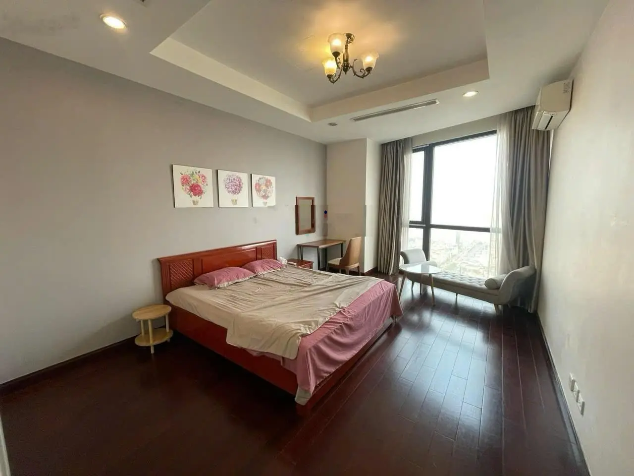 Chính chủ cần bán căn hộ 107m2 tại tòa Royal City, 2PN 2WC. Giá 7,8 tỷ