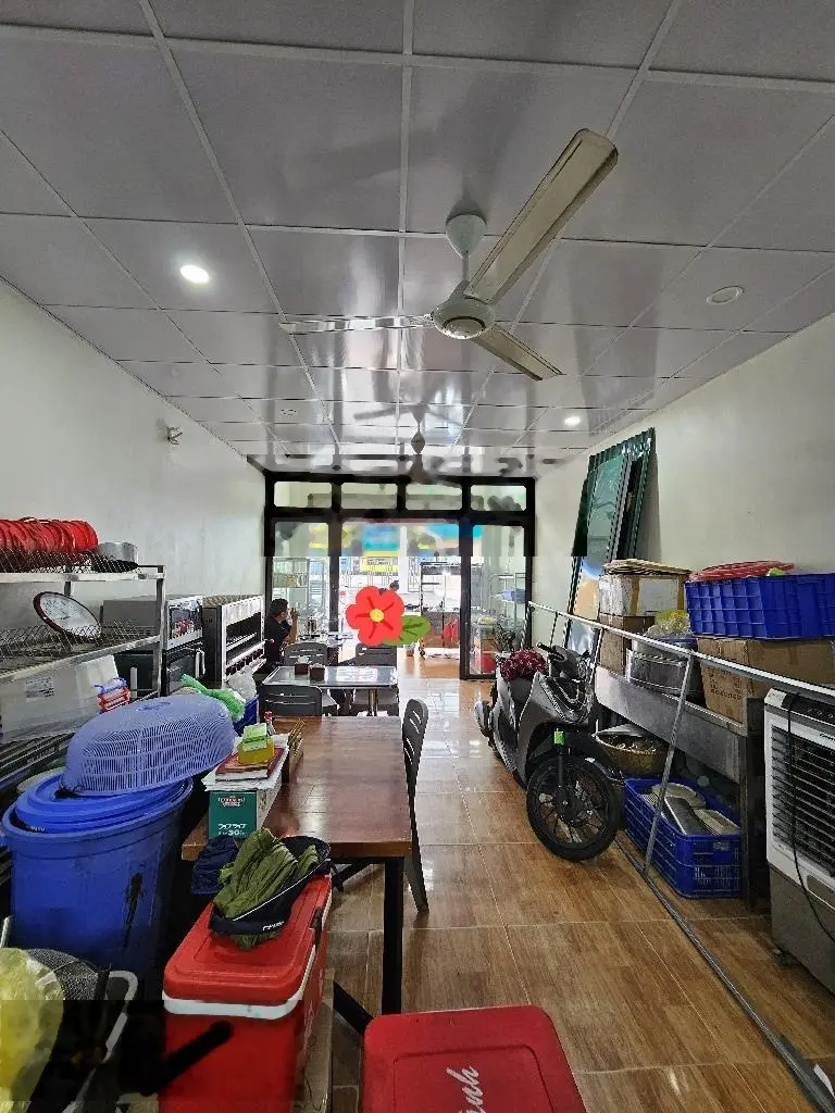 Chính chủ bán nhà hai tầng mặt phố Ngô gia tự DT 82m2 , MT 4.5m , hai mặt tiền, kinh doanh, vỉa hè