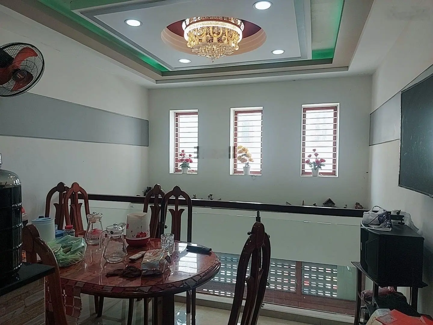 Gấp bán nhà Lê Trọng Tấn - hẻm ôtô quay đầu - 35m2 - nhà đẹp - không lỗi PT - KLG - chỉ 5.2 tỷ TL