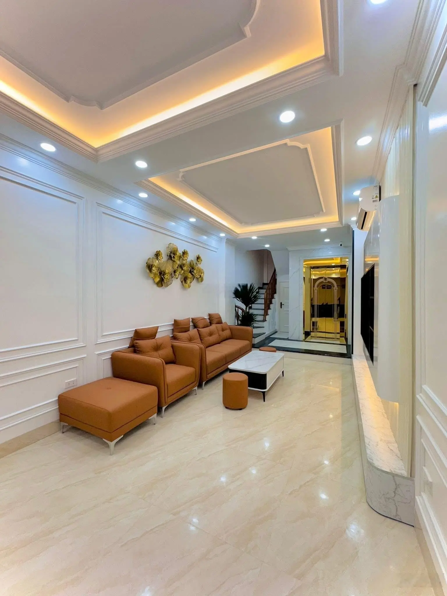 Siêu phẩm phân lô ô tô - hai bà trưng - nhà cực đẹp - thang máy - thiết kế hiện đại