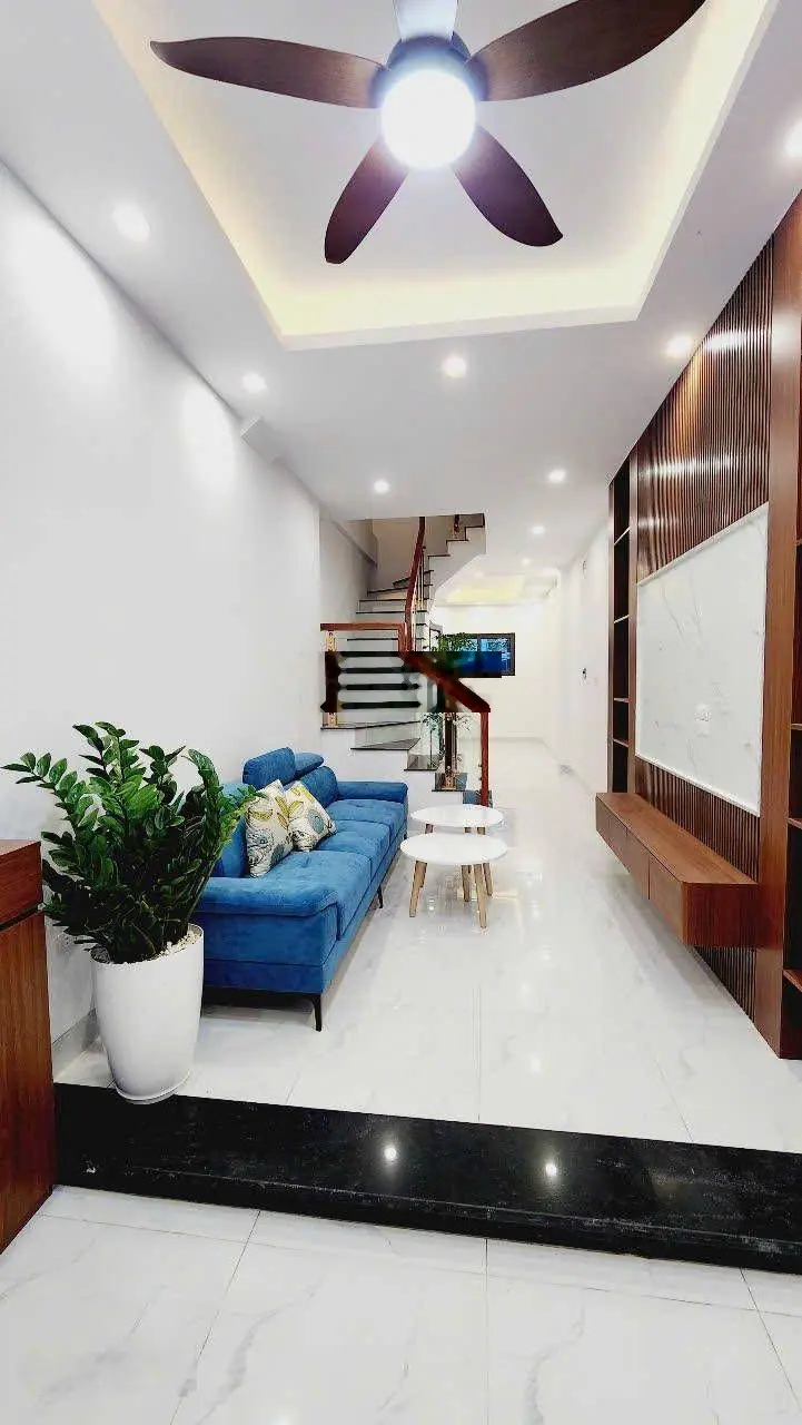 Bán nhà Tây Mỗ,Nam Từ Liêm, diện tích:43m2, giá:5,25 tỷ 4PN, 4WC,đủ công năng.gọi e.Mừng 0936936683