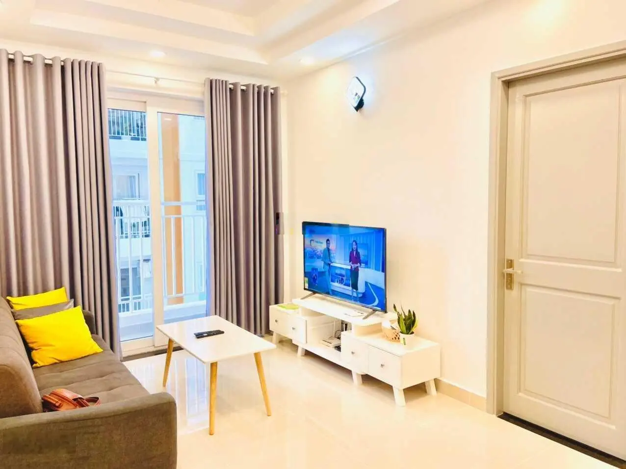 Chuyển nhượng 2 căn hộ Melody 2 phòng ngủ giá tốt chỉ 2.5 tỷ - Em Tiên chuyên Melody