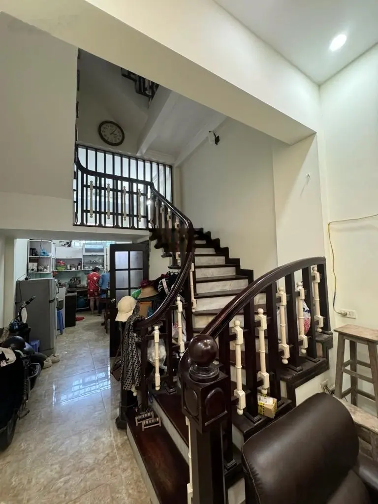 Nhà hiếm dân xây Ngô Gia Tự - ô tô đỗ cửa - thang máy chờ sẵn - 50m2, 4 tầng, giá nhỉnh 6 tỷ