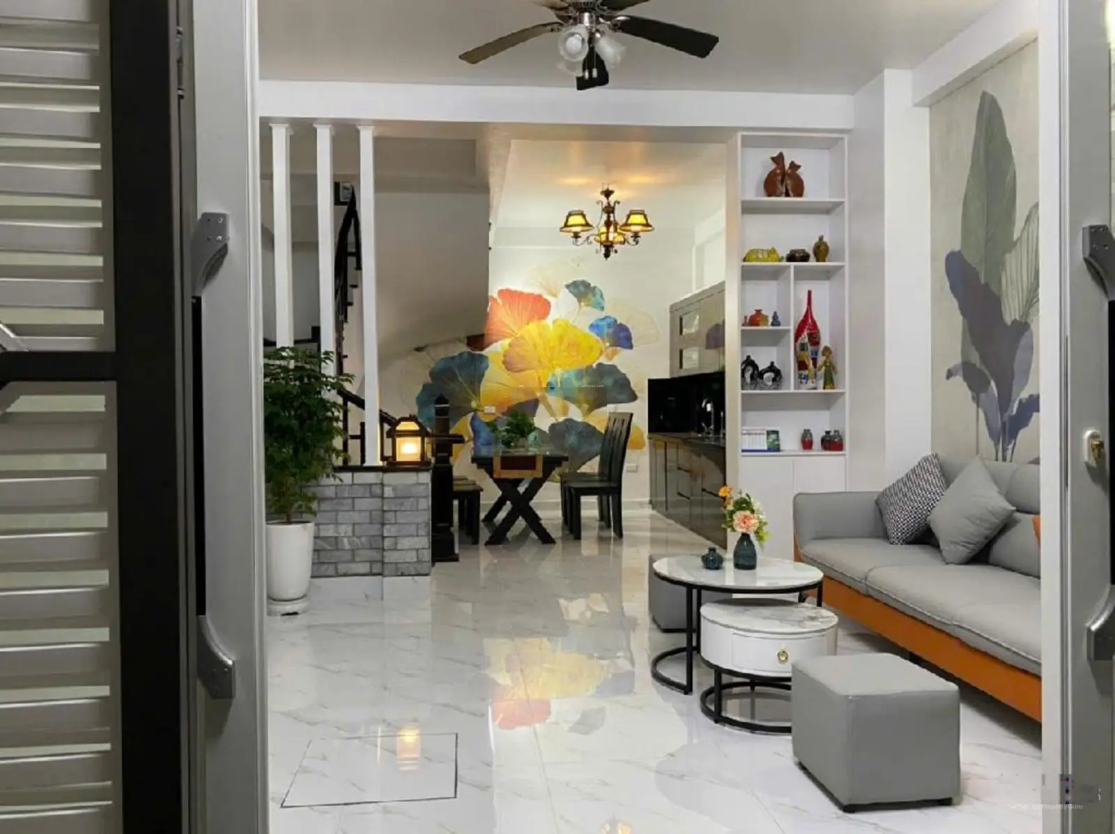 Nhà đẹp mỹ đình ngõ nông sát phố,ô tô cực gần,sổ đỏ phân lô giá 8.6 tỷ