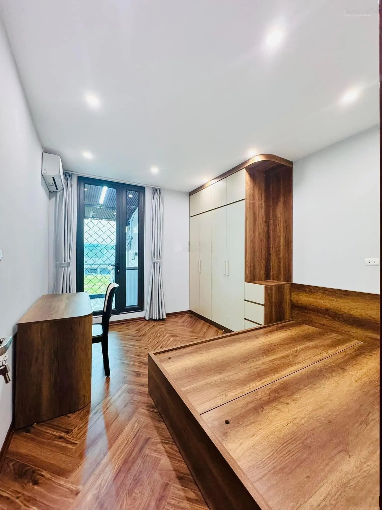 6.8 tỷ-38m2-lò đúc- trần khát chân-full nội thất- gân phố