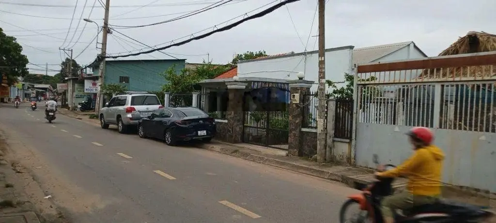 Đất mặt tiền full thổ 13x40m, XD cao tầng, cạnh chợ Hóc Môn, Quang Trung, TL tốt